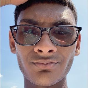 Meet your Posher, Devindra